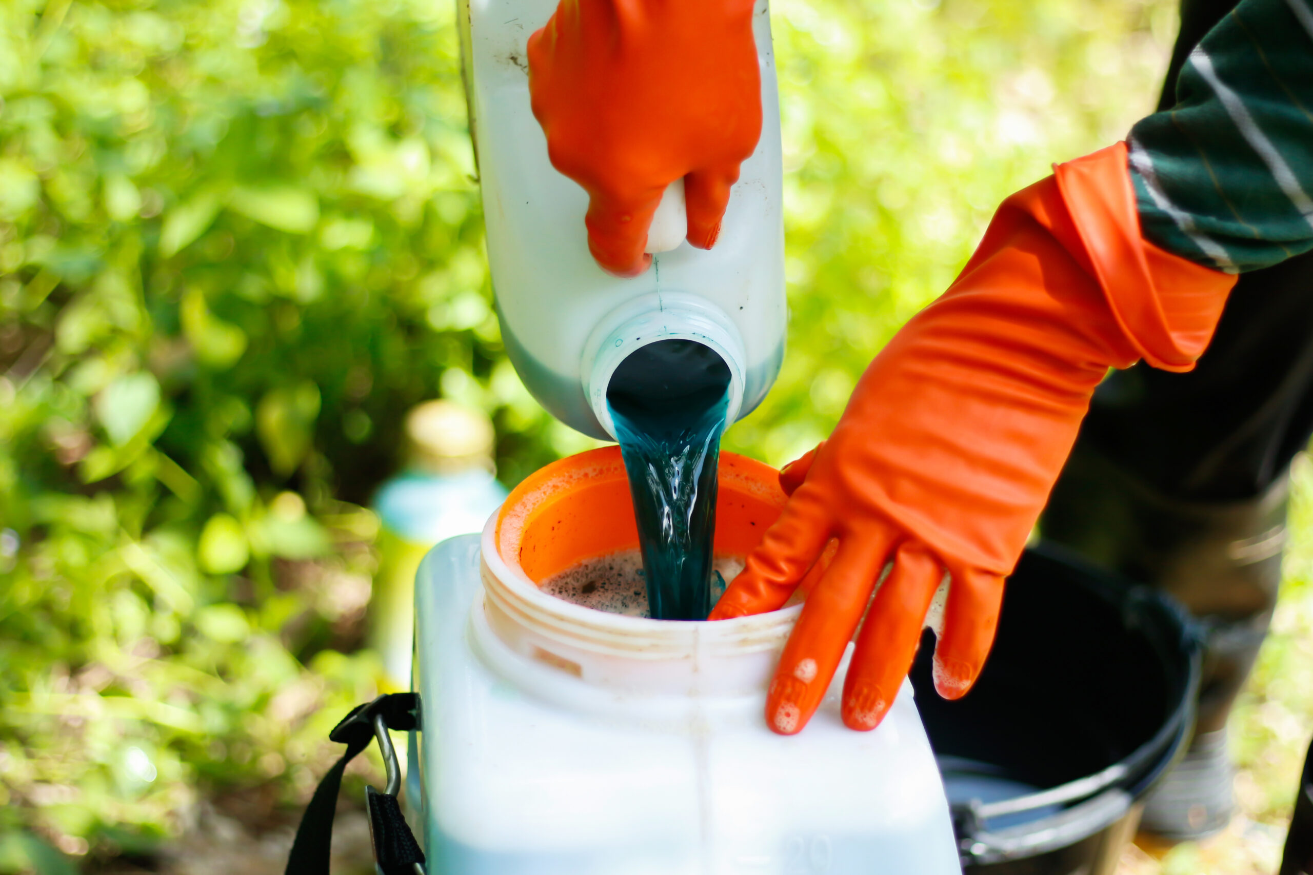 The Science Behind Chlorinated Gloves: Why It Matters for Comfort & Performance